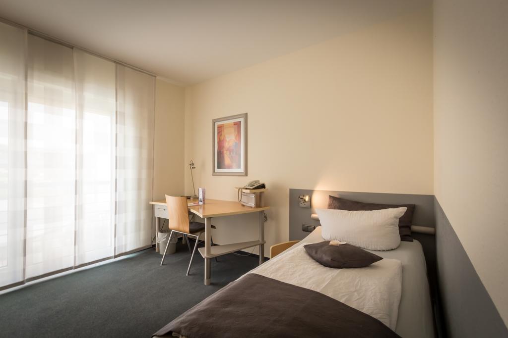 Business Vital Hotel Am Rennsteig Suhl Room photo
