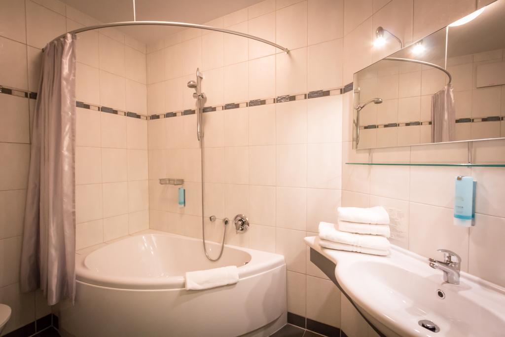 Business Vital Hotel Am Rennsteig Suhl Room photo